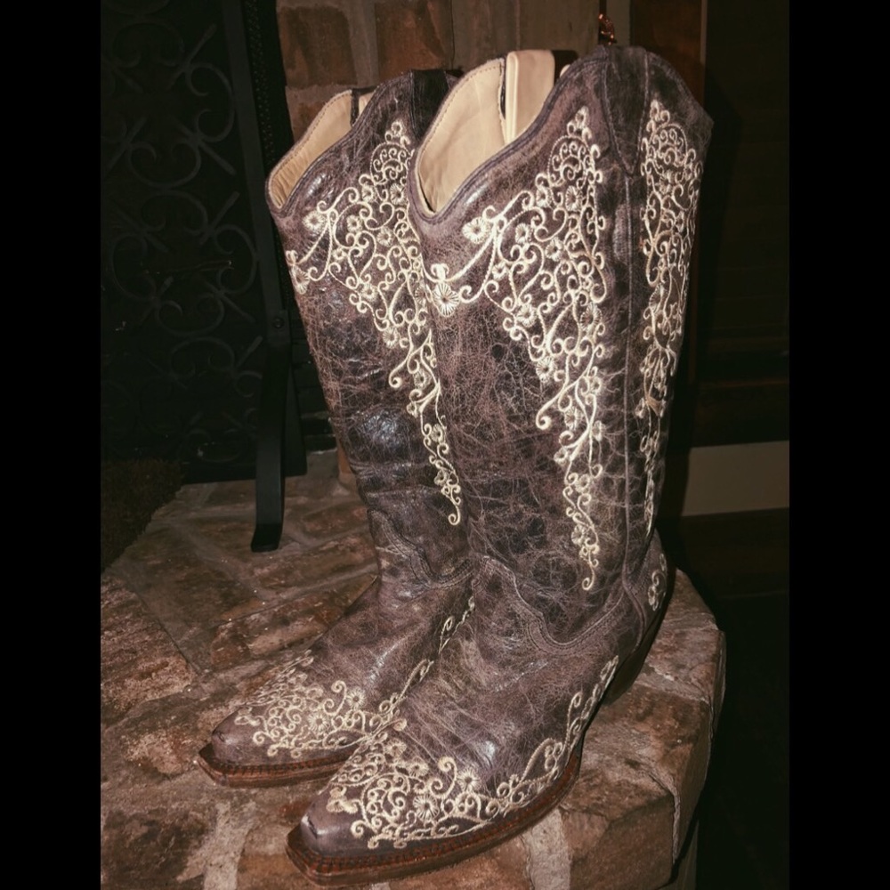 Corral Brown Crater Bone Embroidery Boot